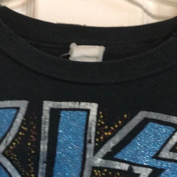 Madeworn kiss shirt size medium crop - Picture 3 of 4